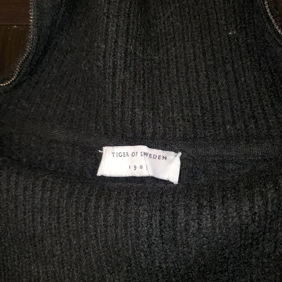 Sweater - Picture 2 of 3